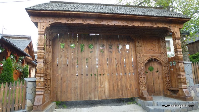 Tradicionális kapu Máramarosban, traditional gate in Maramures